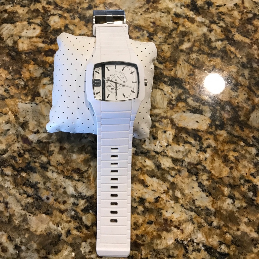 BARELY WORN WHITE DIESEL WATCH