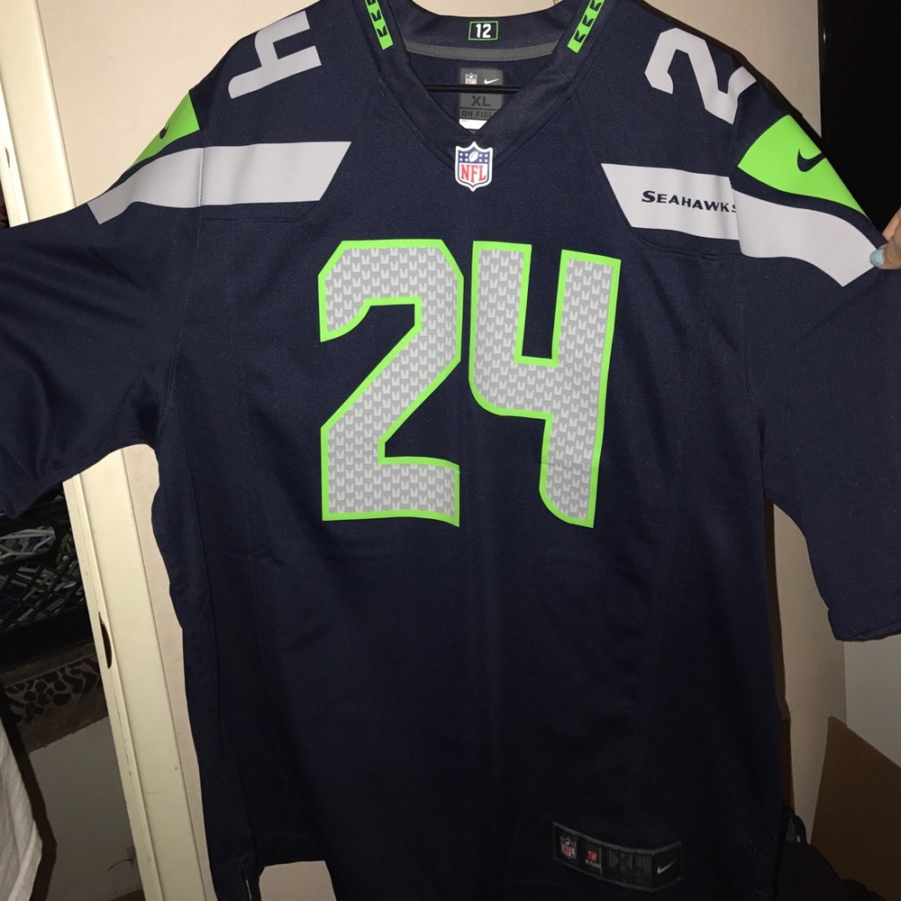 in great condition Lynch jersey