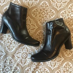 ETIENNE AIGNER- BROWN-ANKLE BOOTIES-SIZE 7