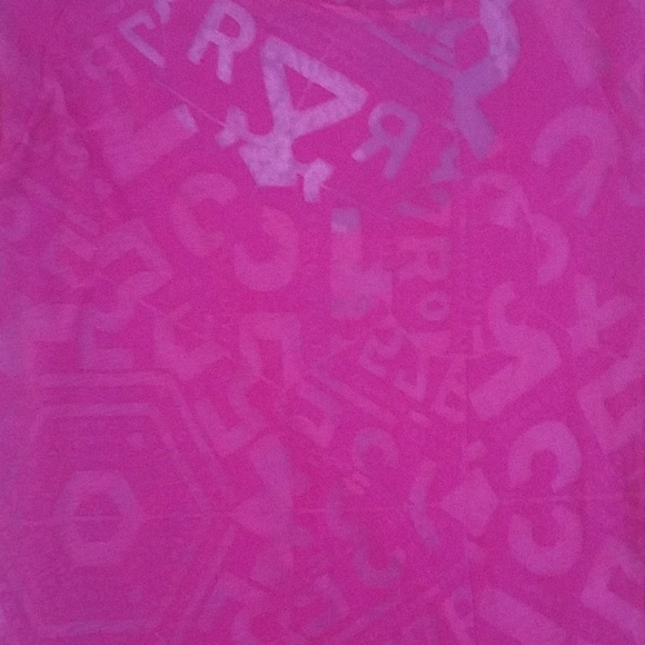 Pink Reebok tee - Picture 2 of 8