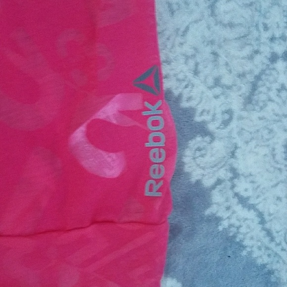 Pink Reebok tee - Picture 5 of 8