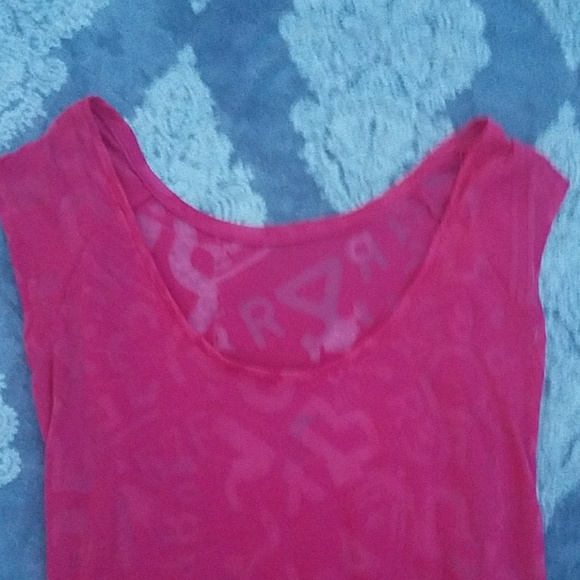 Pink Reebok tee - Picture 8 of 8