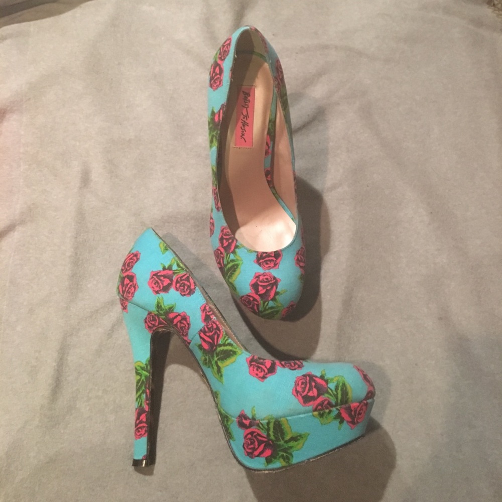 Betsey Johnson Tin Can Rose high heel shoes sz 8.5