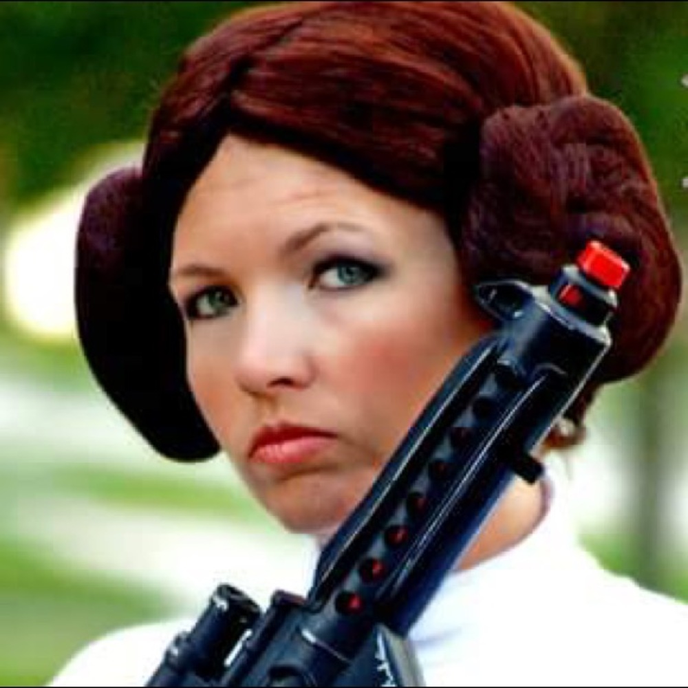 Meet your Posher, Stephanie - Picture 2 of 8