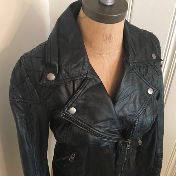 ❌SOLD❌Genuine leather bomber jacket - Picture 2 of 8
