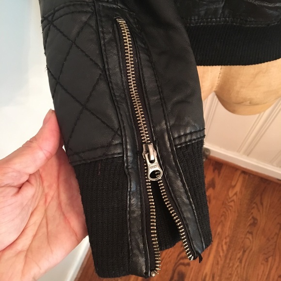 ❌SOLD❌Genuine leather bomber jacket - Picture 4 of 8