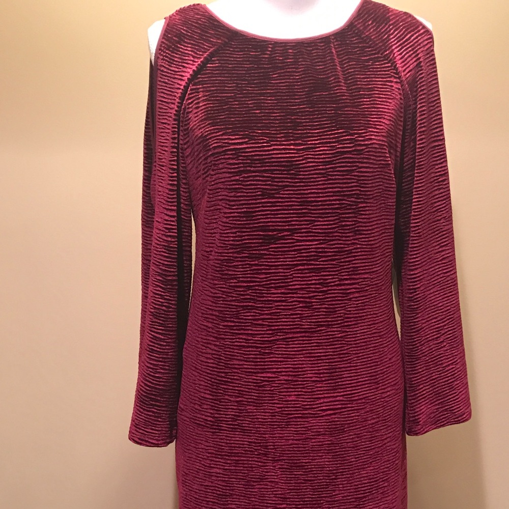 Adrianna papell cold shoulder velvet dress nwt