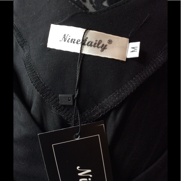 STOREWIDE SALE🎉🎱Soft & Sensual V-Neck Top/Tunic - Picture 4 of 4