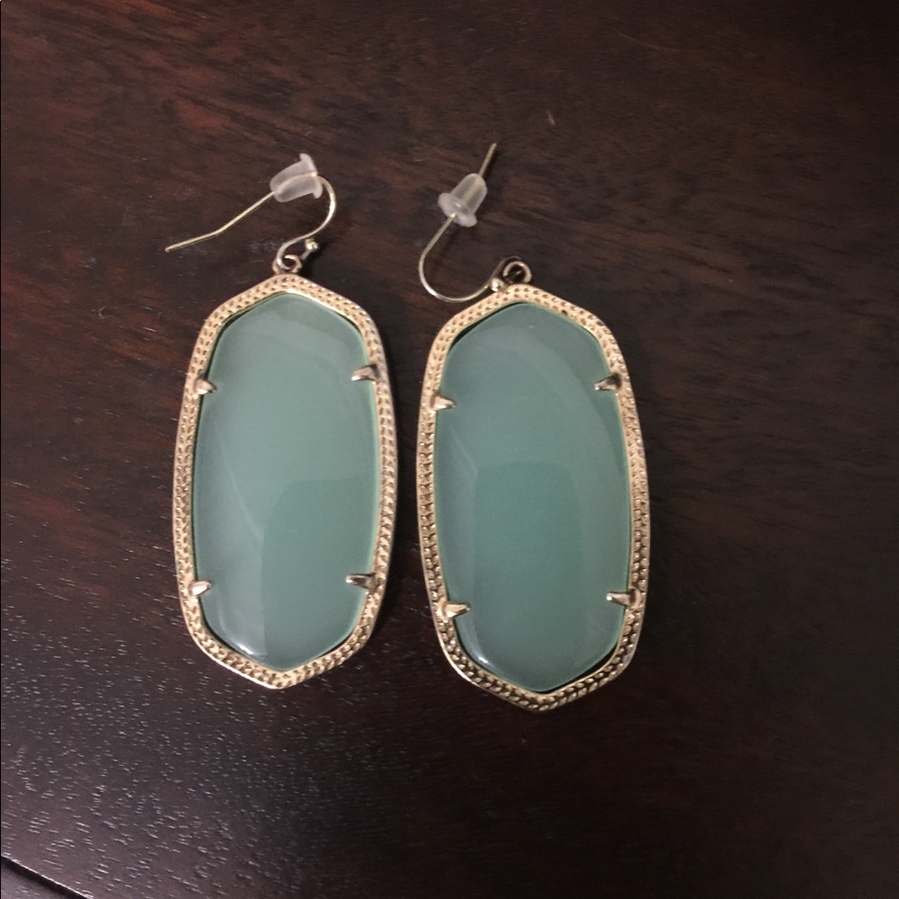 Kendra Scott Danielle earrings