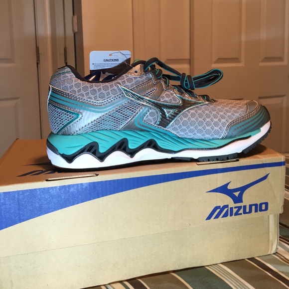 SOLD - Mizuno Wave Paradox 2 - Picture 4 of 6