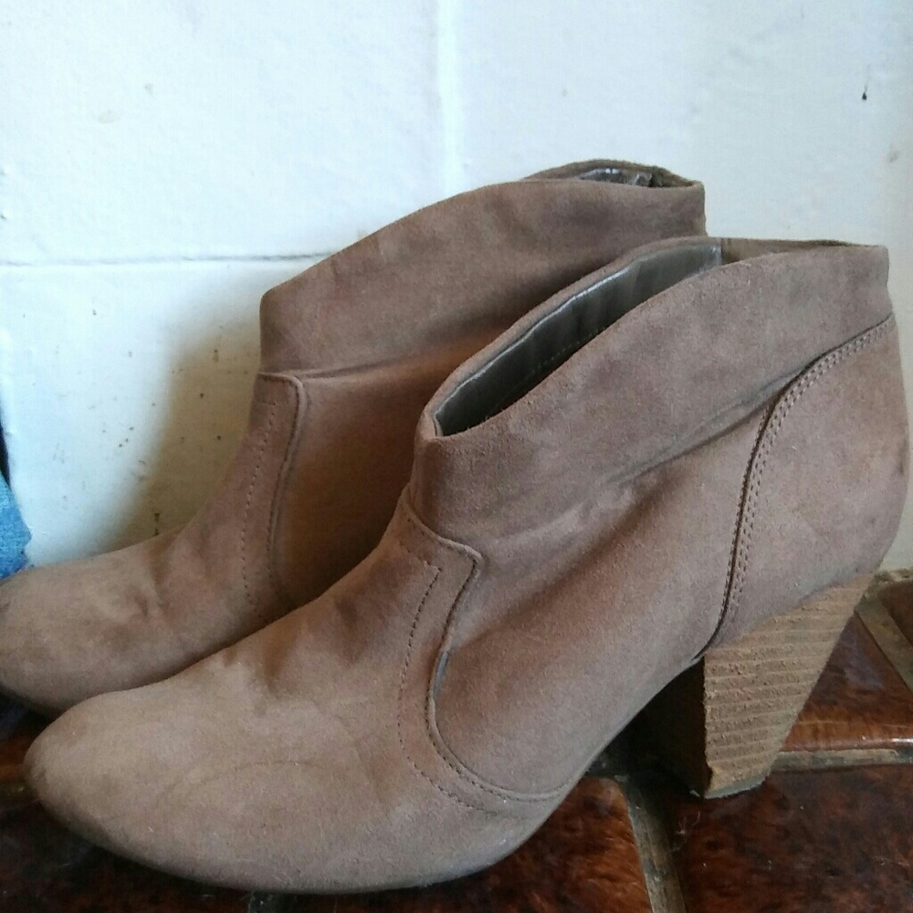 Carlos Santana Brooky booties