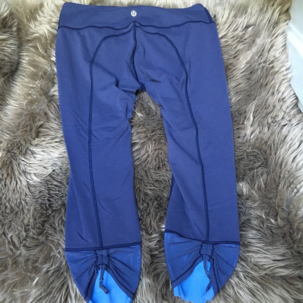 Lululemon Grayish/Blue Crops Size 10