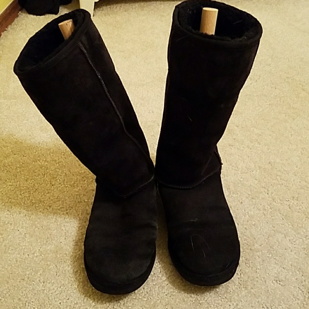 Tall black ugg boots