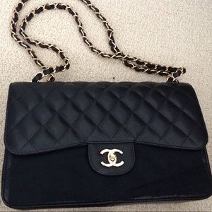 Chanel jumbo classic flap