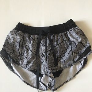 Lululemon hotty hot short