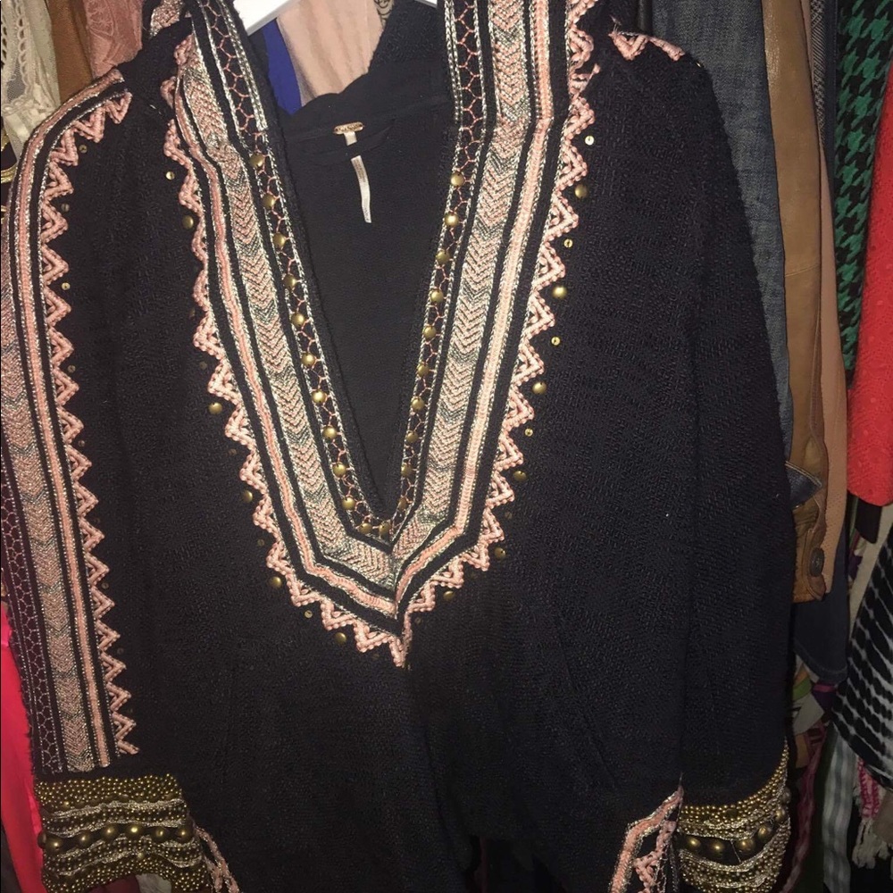 ISO: Free People, sold at Urban Outfitters!!