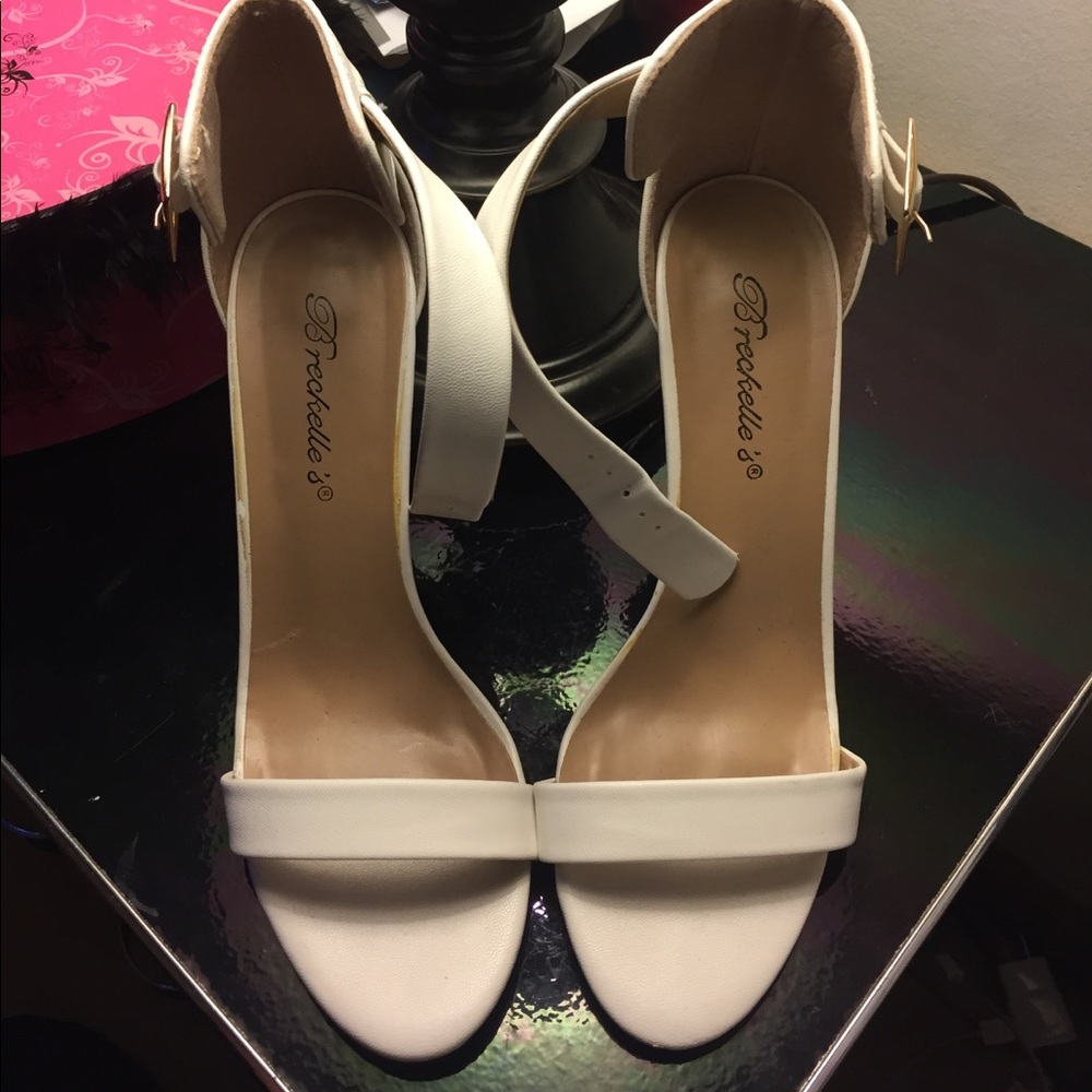 White Breckelle High Heels Size 6