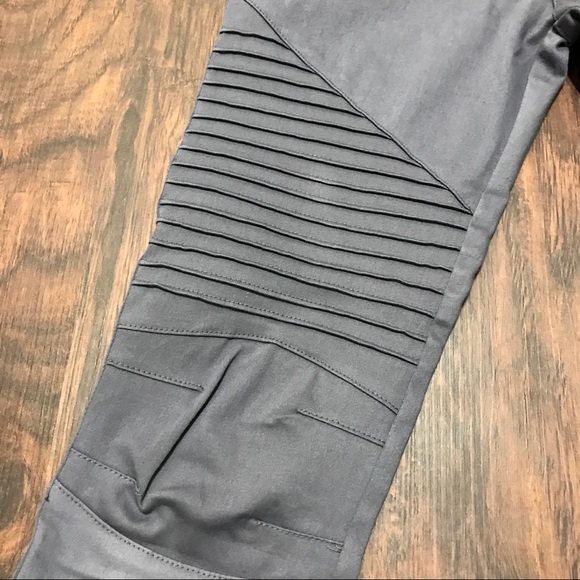 Umgee brand charcoal Moto Jeggings - NWT boutique - Picture 3 of 6