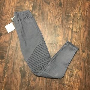 Umgee brand charcoal Moto Jeggings - NWT boutique