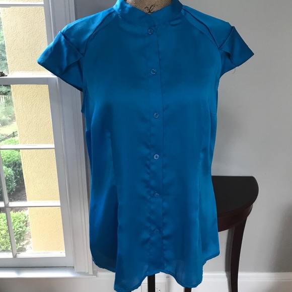 WORTHINGTON short sleeve button up top - Picture 4 of 7