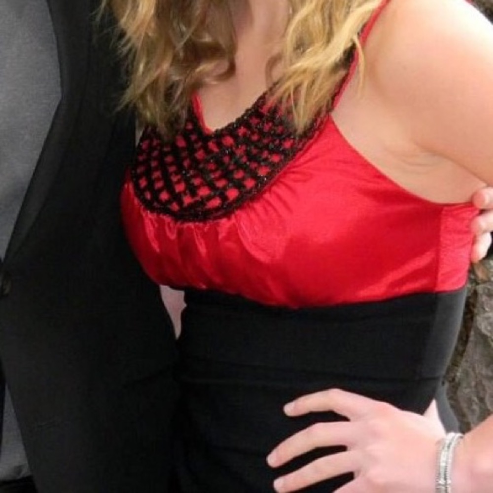 Black & red cocktail dress size1
