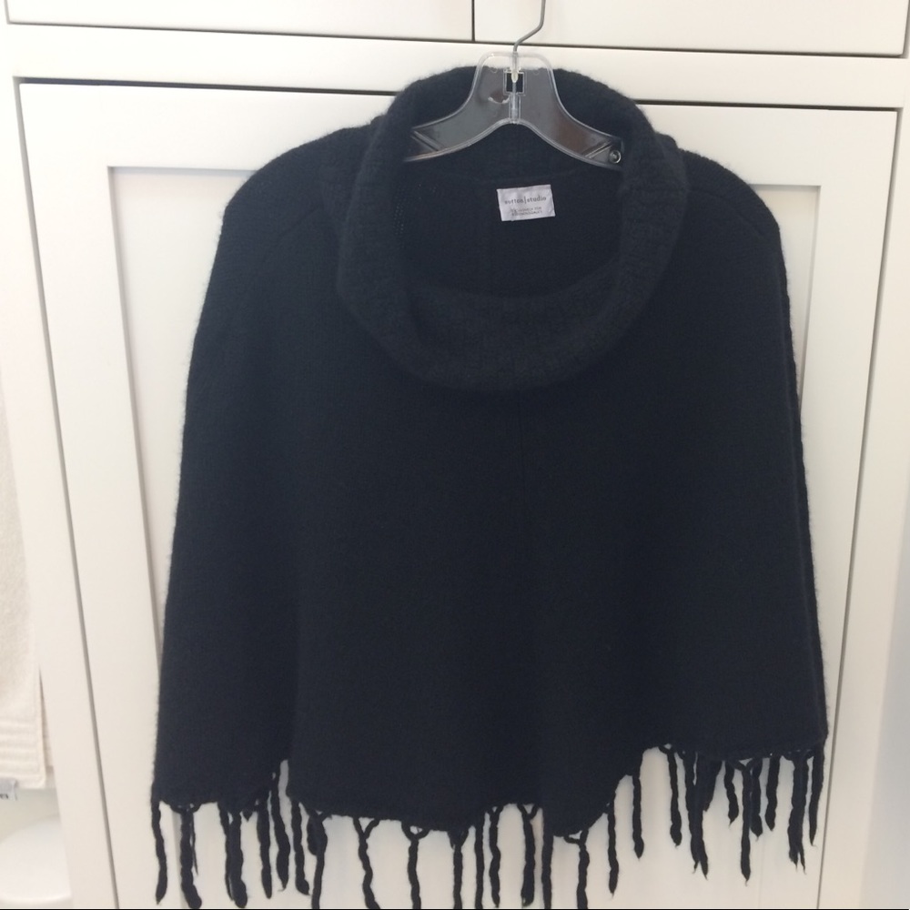 Sutton Studio Black Ponch