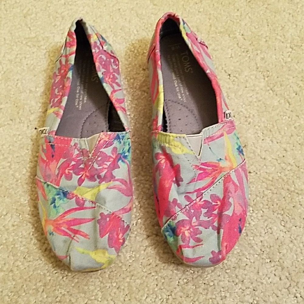 Toms