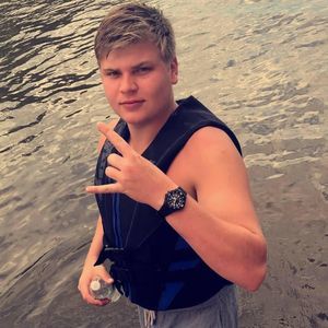 Meet your Posher, Corey