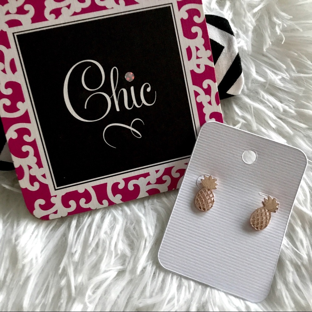 🔴3 for $12🔴Petite Lucky Pineapple Stud Earrings - Picture 4 of 4