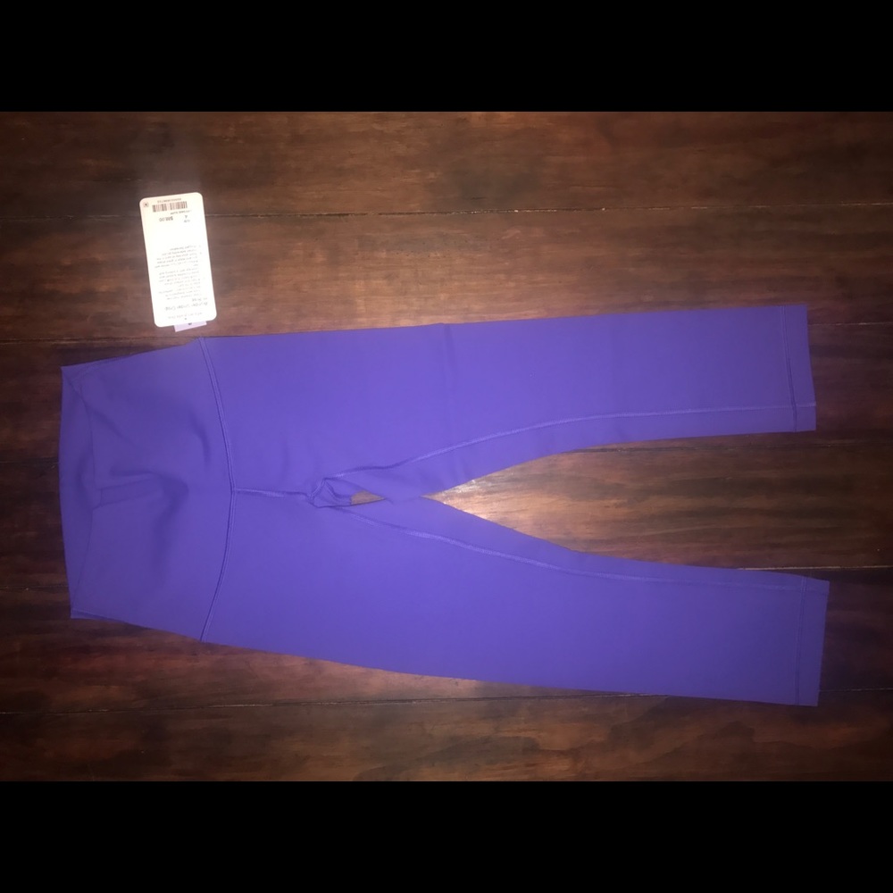 SOLD.....Lululemon Wunder Under Crop 4