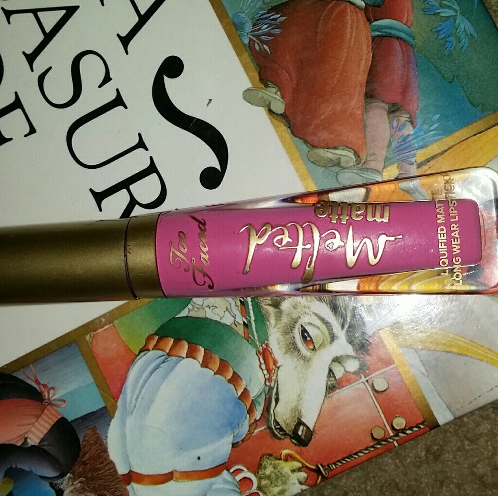 Too Faced lipstick