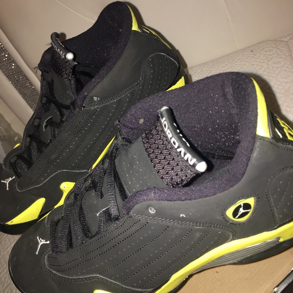 Air Jordan Retro 14 "Thunder" SIZE 6.5Y