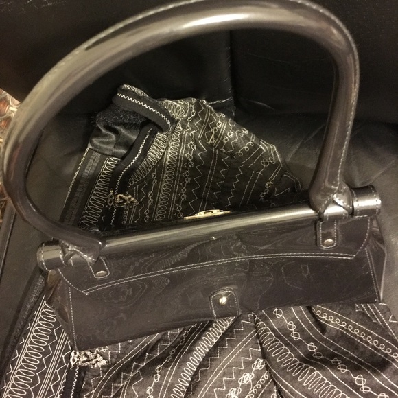 Gray clouds rolling in on a Beijo bag! - Picture 5 of 8