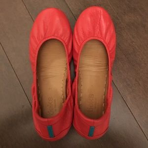 Tieks-Poppy color excellent condition.