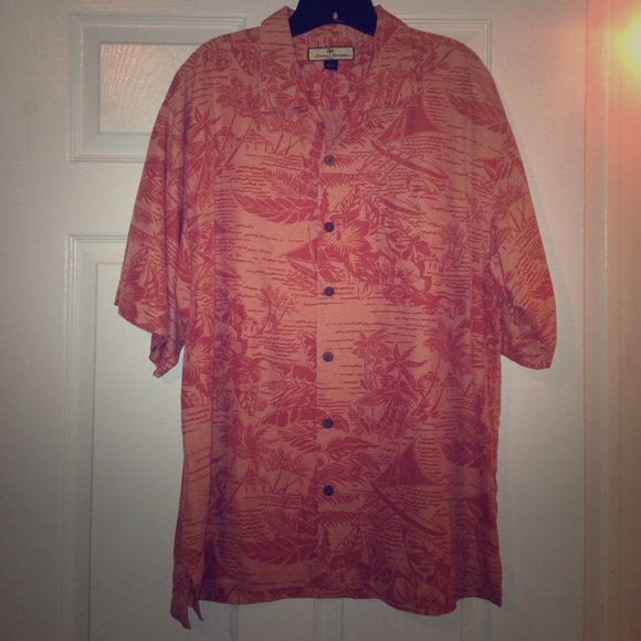 🌴TOMMY BAHAMA 🌴🐬 SILK SHIRT - Picture 1 of 2