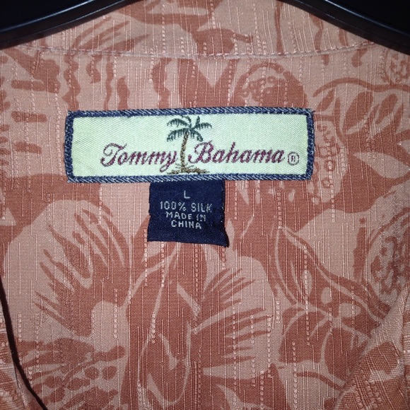 🌴TOMMY BAHAMA 🌴🐬 SILK SHIRT - Picture 2 of 2