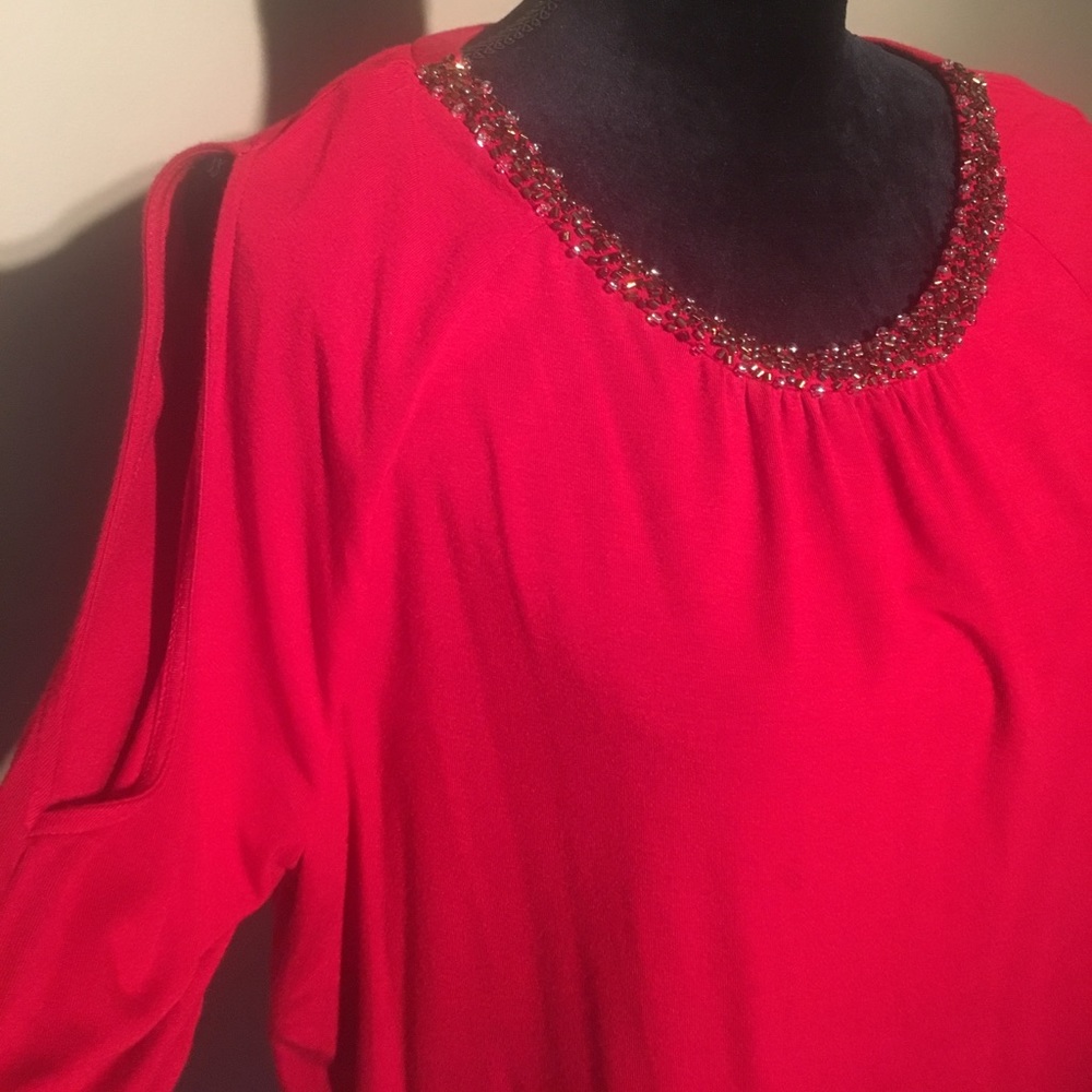 🎈Beautiful Dress Barn Cold shoulder sequence top