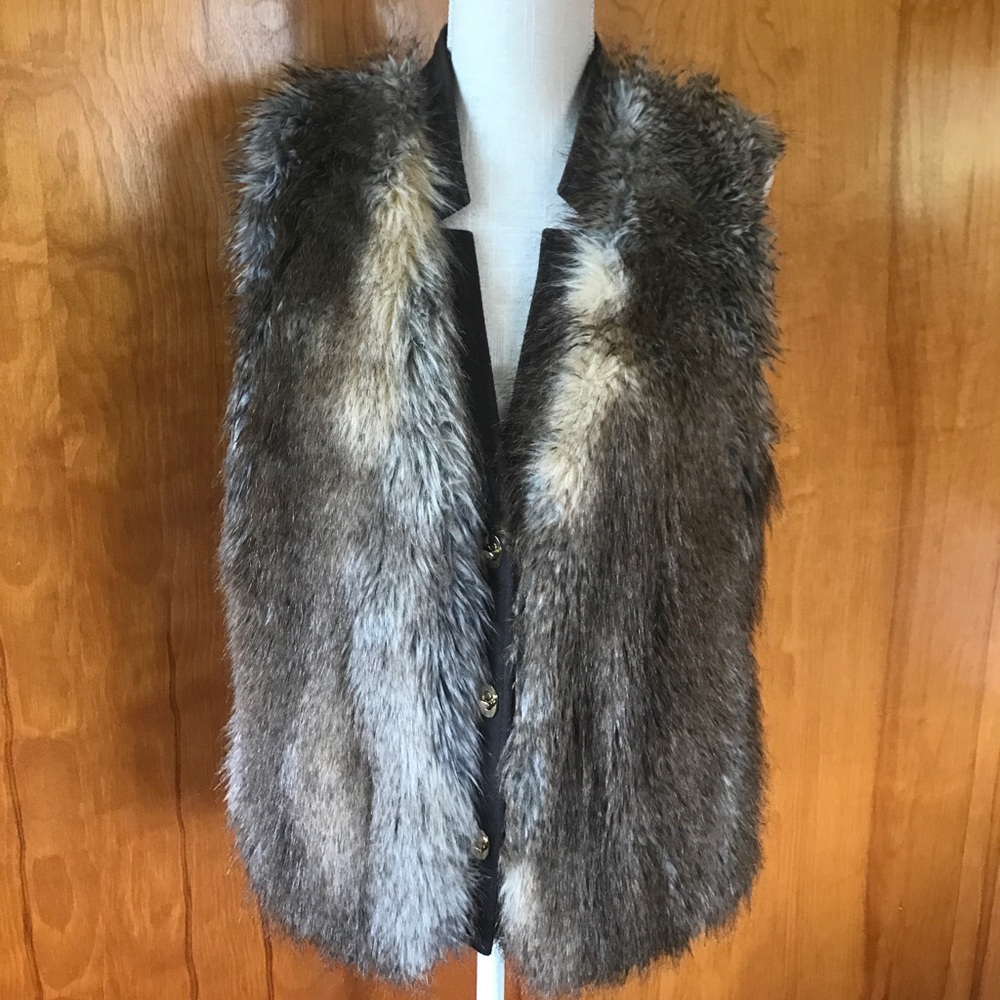 ELLEN TRACY- FAUX FUR VEST- MEDIUM