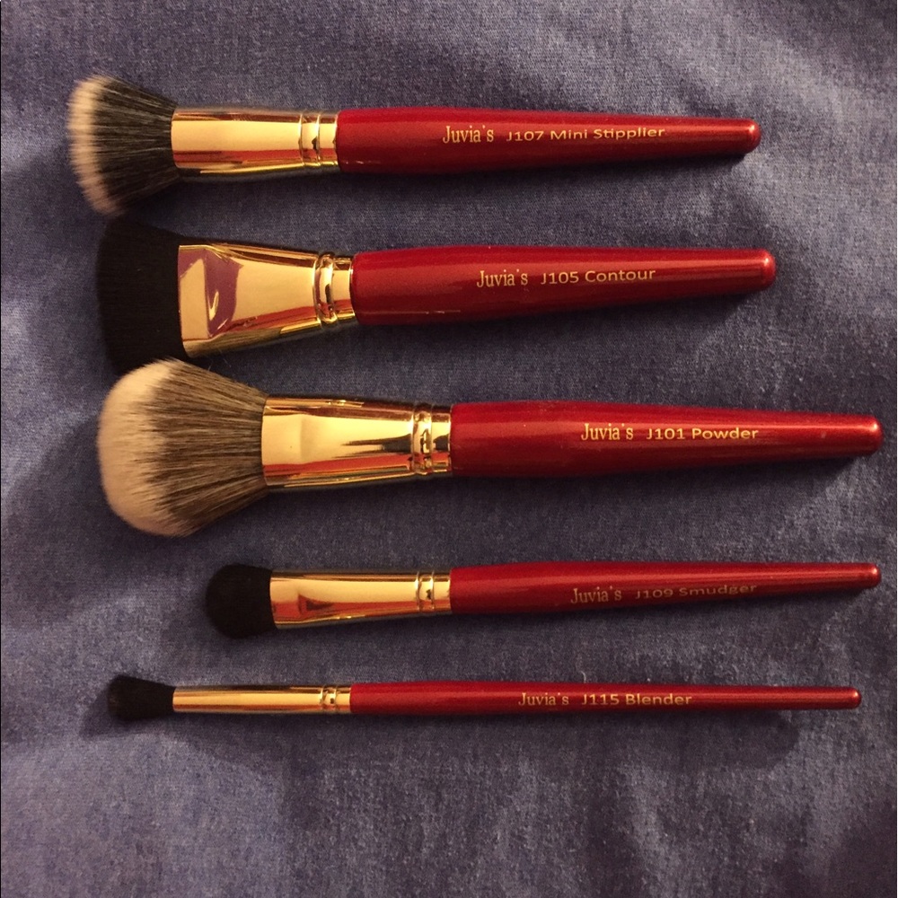 5 Juvia's make up brush's never used.