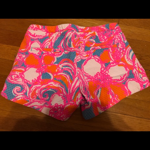 Lilly Pullitzer Printed shorts - Picture 3 of 4
