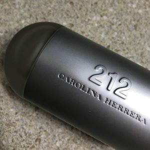 Carolina Herrera 212 NYC 1.7 oz