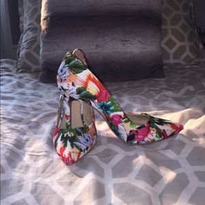 Jessica Simpson Floral Point Toe Heels