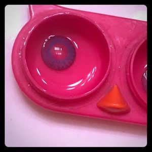 Really vibrant blue contacts