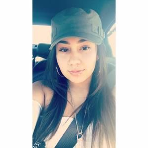 Meet your Posher, Olivia