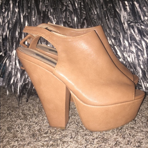 Cognac open-toe heel! - Picture 2 of 3