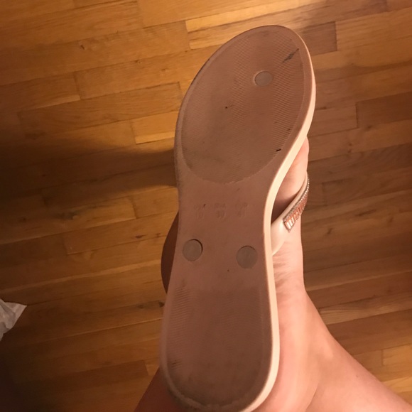 Pink flip flops. - Picture 3 of 3