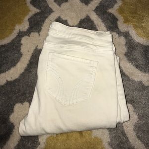 LAST CHANCE Hollister solid white skinny jeans