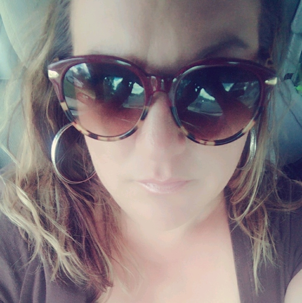 Meet your Posher, Tonya