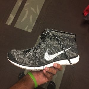 Black nike flyknit chukkas