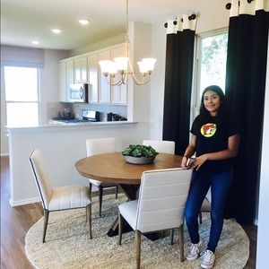 Meet your Posher, Roxana